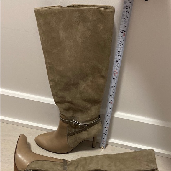 Chic Suede Knee-High Boots - Picture 4 of 6